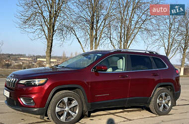 Позашляховик / Кросовер Jeep Cherokee 2019 в 