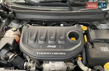 Внедорожник / Кроссовер Jeep Cherokee 2015 в 