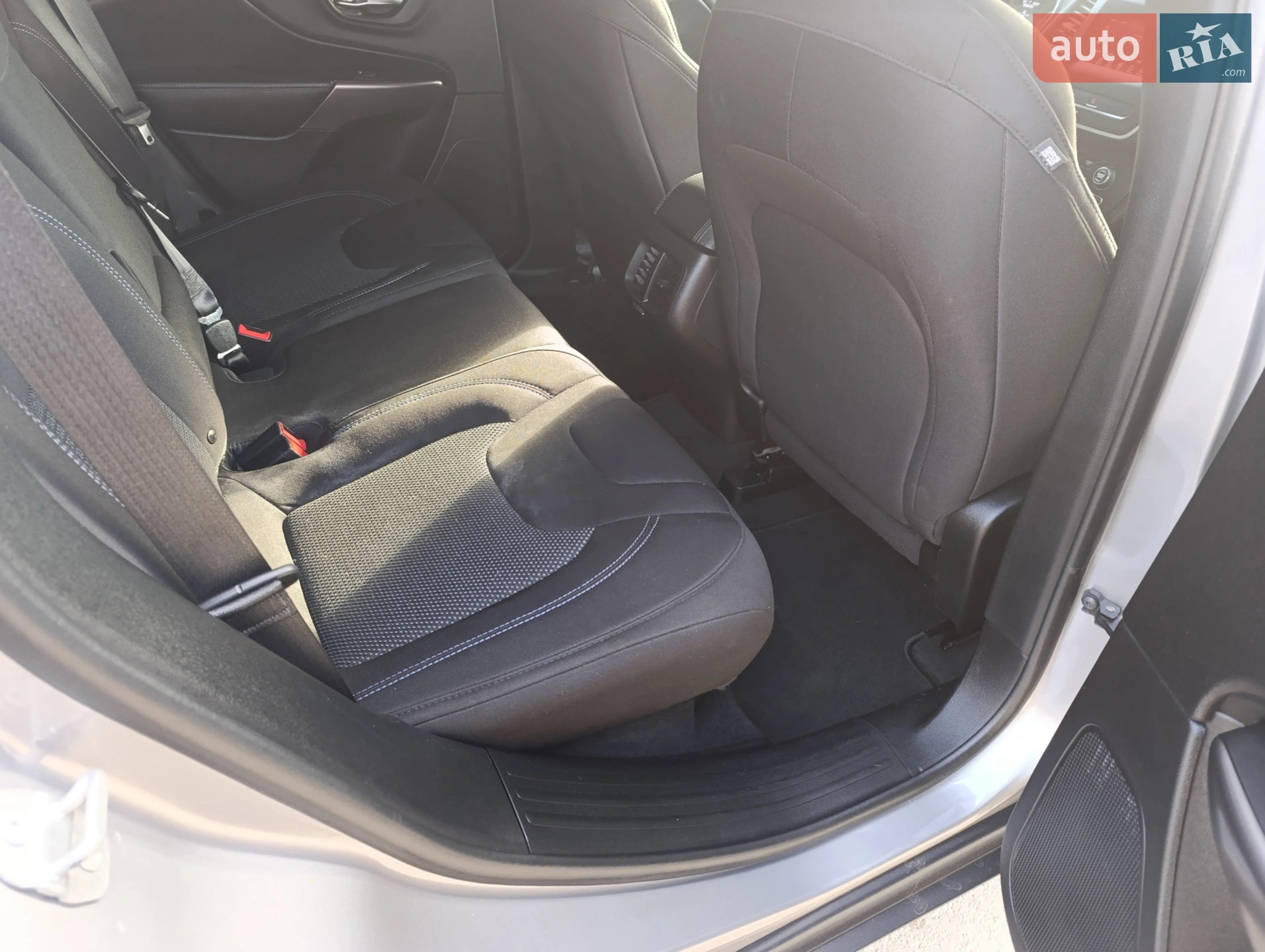 2019 Jeep Cherokee - мініатюра 8