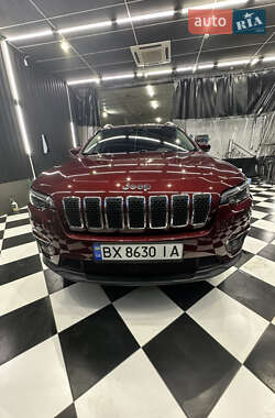 Позашляховик / Кросовер Jeep Cherokee 2018 в 