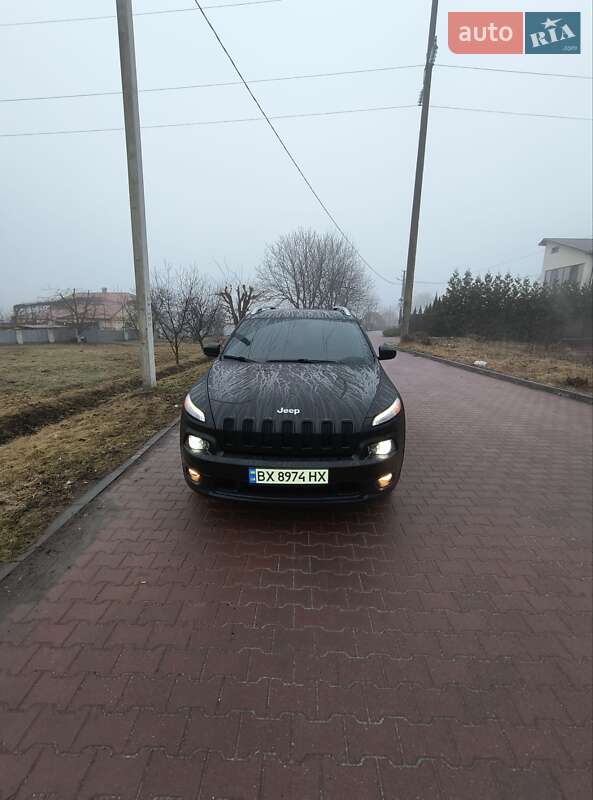 Внедорожник / Кроссовер Jeep Cherokee 2014 в Хмельницком