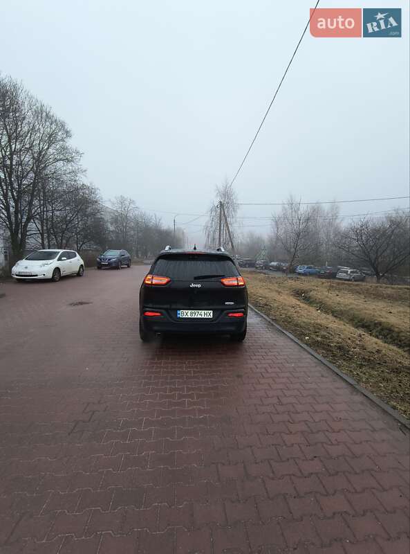 Внедорожник / Кроссовер Jeep Cherokee 2014 в Хмельницком