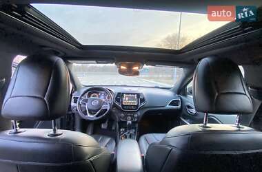 Внедорожник / Кроссовер Jeep Cherokee 2019 в 