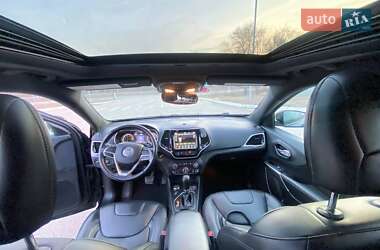 Внедорожник / Кроссовер Jeep Cherokee 2019 в 