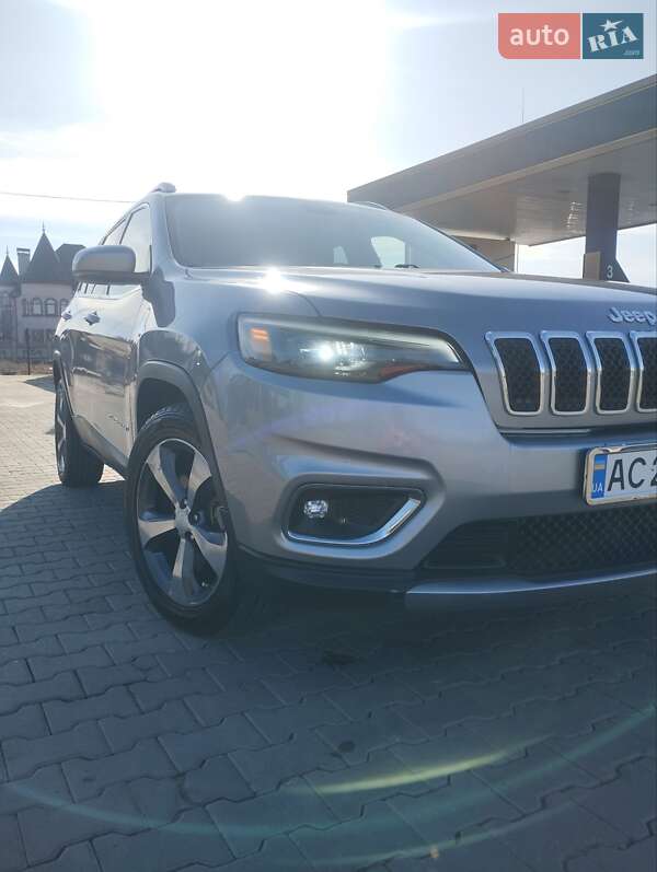Внедорожник / Кроссовер Jeep Cherokee 2018 в Киеве