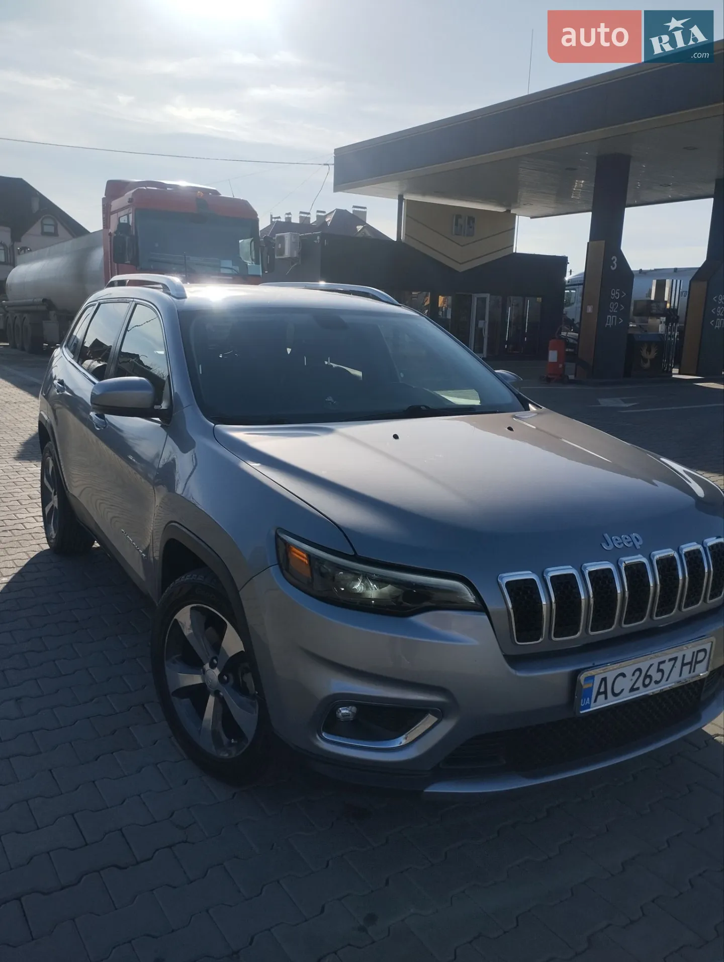 Jeep Cherokee 2018 VIN 1C4PJLDB1KD356946 фото оголошення 9 з 16