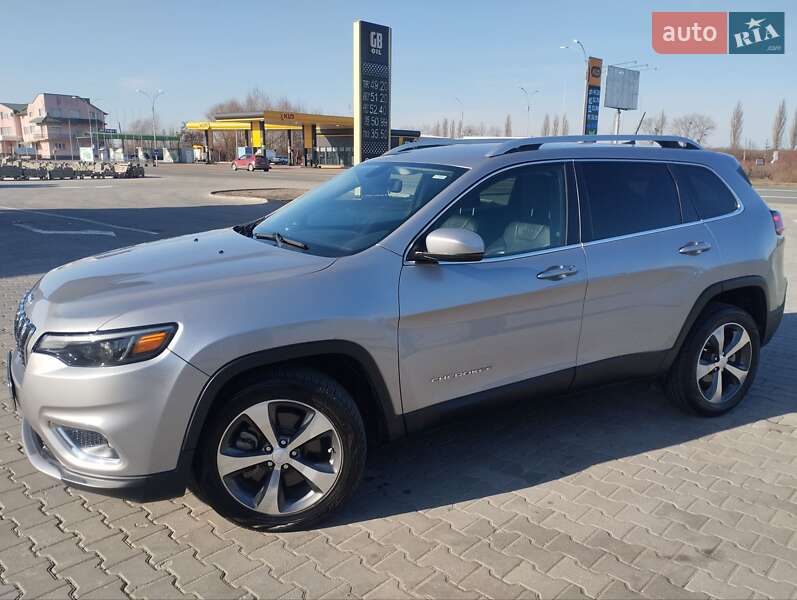 Внедорожник / Кроссовер Jeep Cherokee 2018 в Киеве