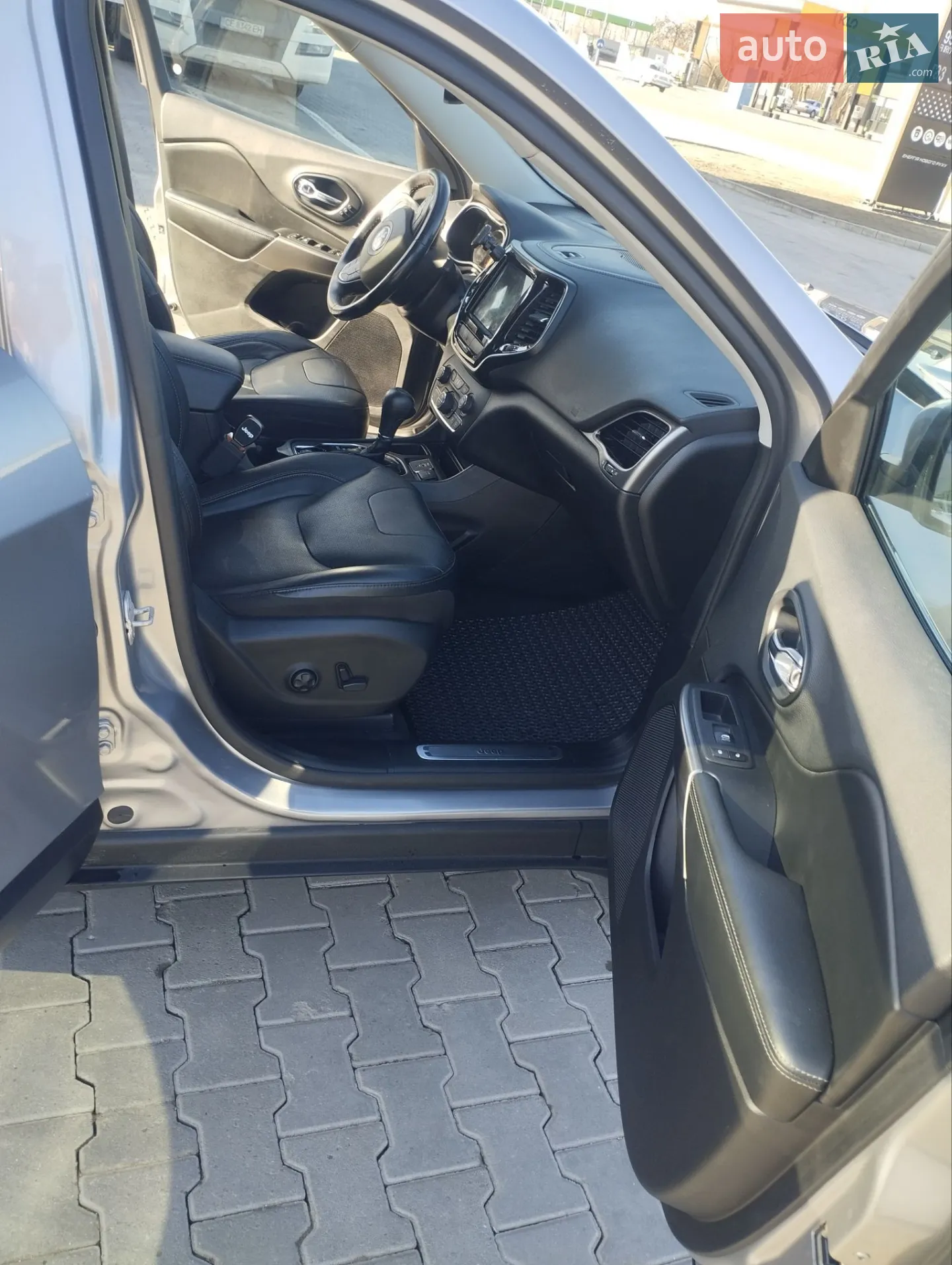 Jeep Cherokee 2018 VIN 1C4PJLDB1KD356946 фото оголошення 11 з 16
