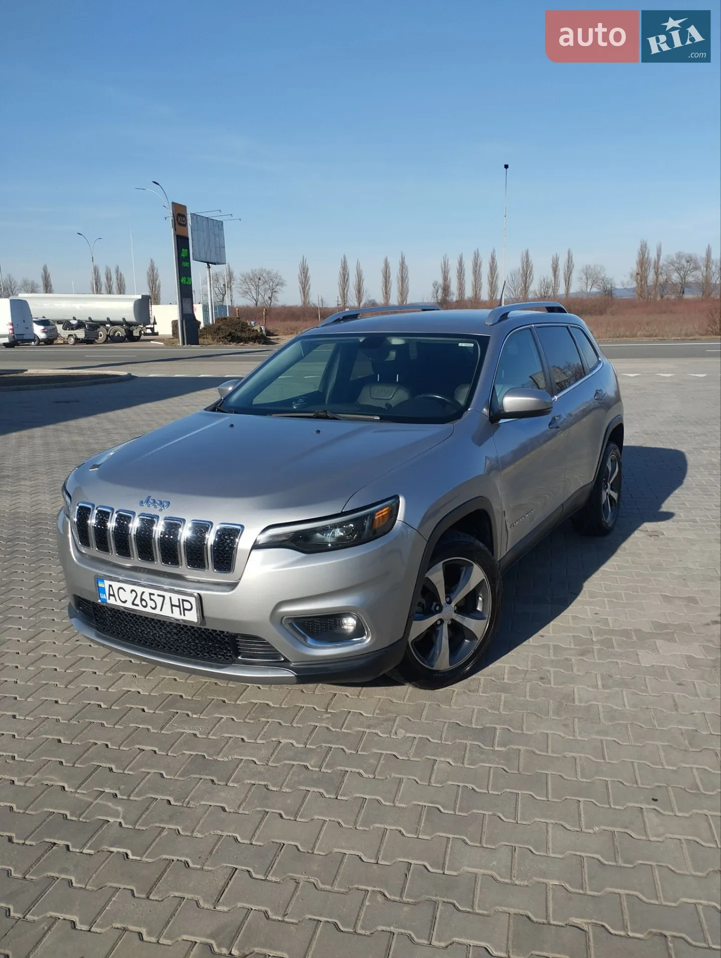 Jeep Cherokee 2018 VIN 1C4PJLDB1KD356946 фото оголошення 2 з 16