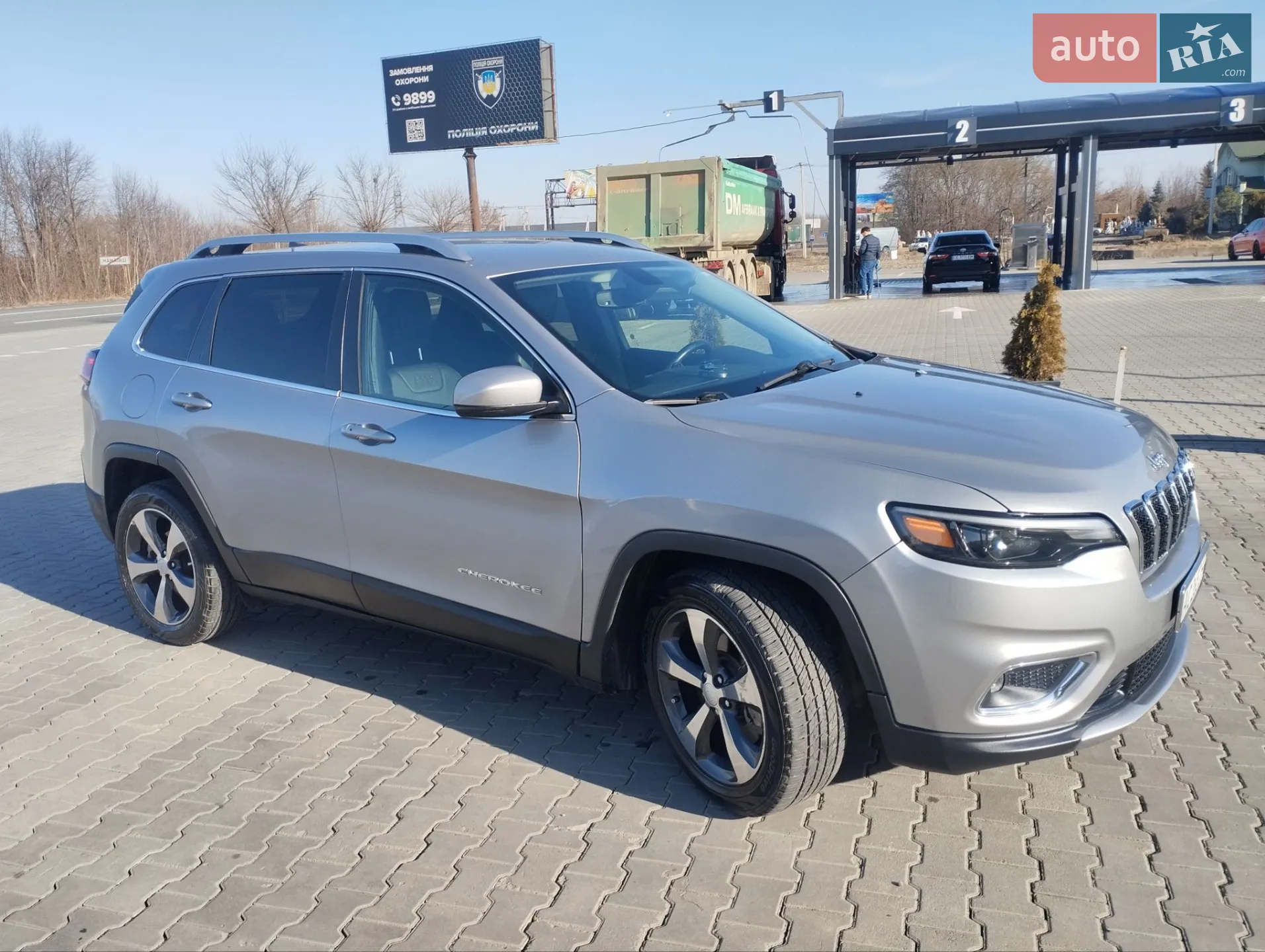 Jeep Cherokee 2018 VIN 1C4PJLDB1KD356946 фото оголошення 4 з 16
