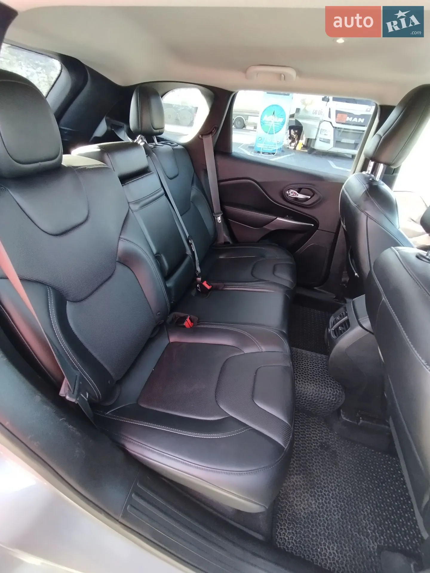 2018 Jeep Cherokee - мініатюра 12