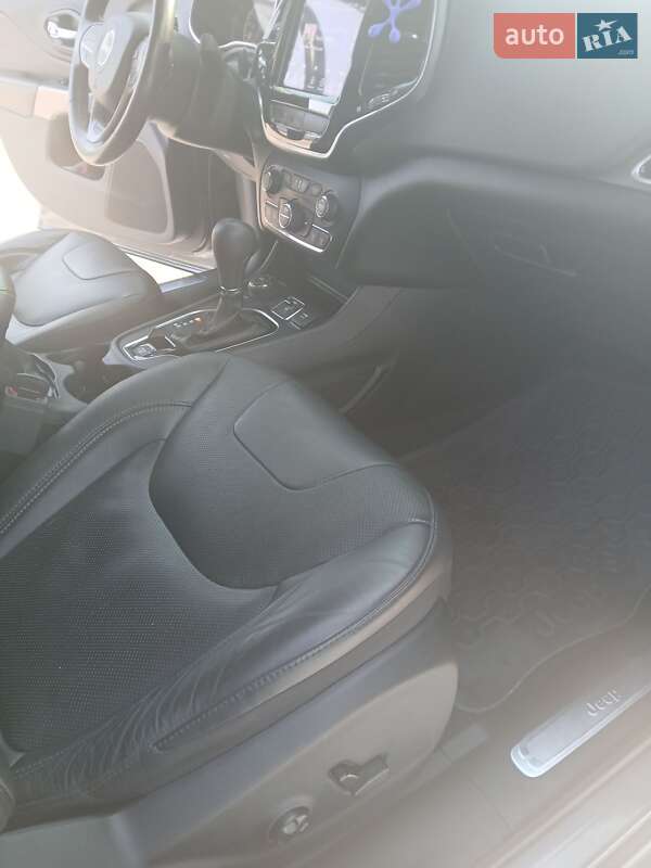 Позашляховик / Кросовер Jeep Cherokee 2020 в Ромнах