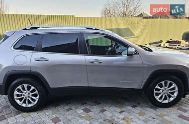 Позашляховик / Кросовер Jeep Cherokee 2018 в 