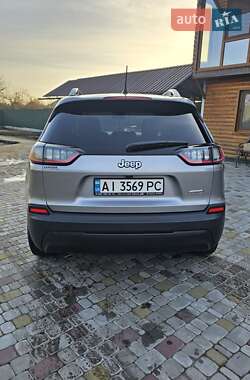 Позашляховик / Кросовер Jeep Cherokee 2018 в 