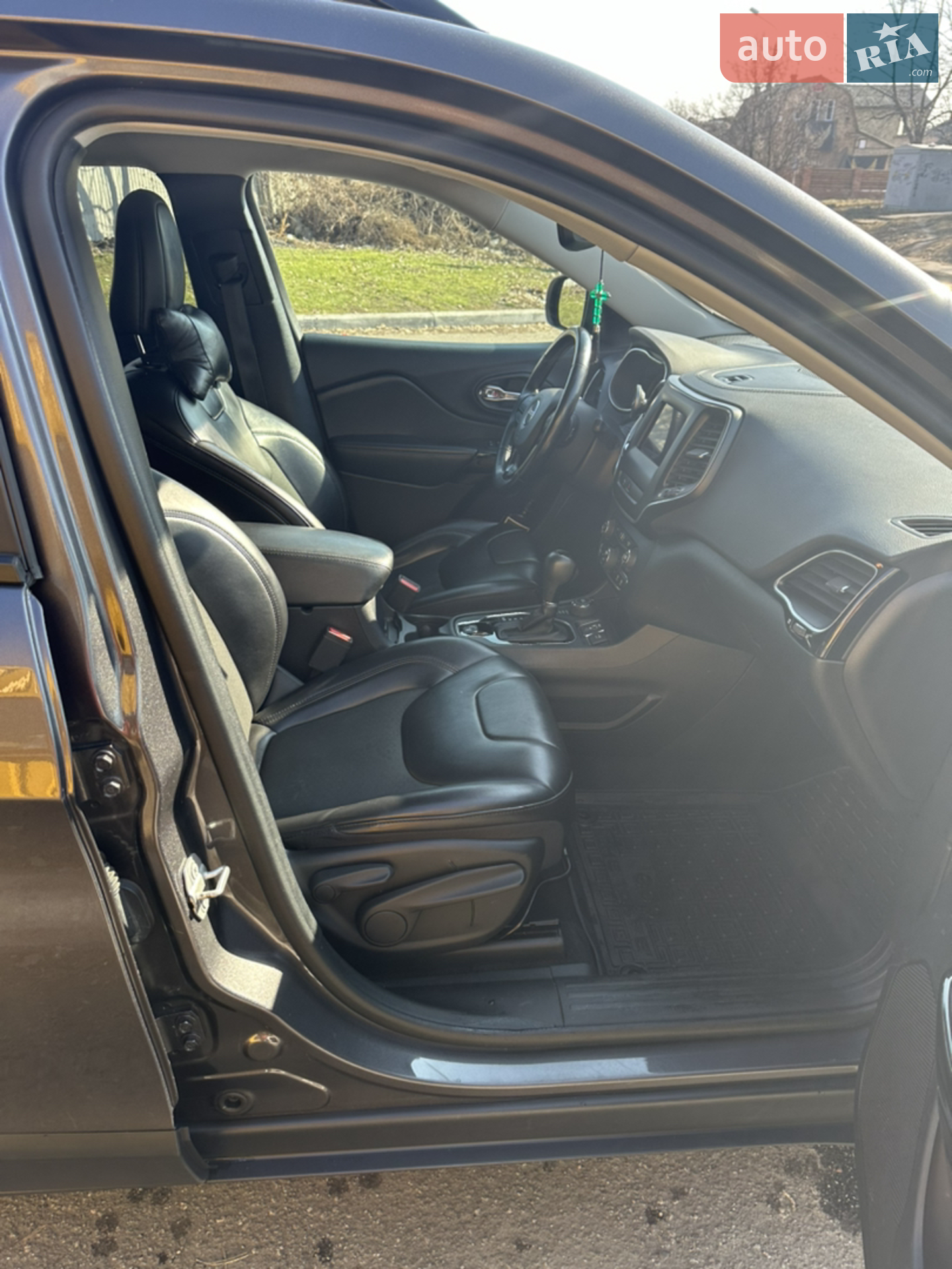 2019 Jeep Cherokee - мініатюра 25