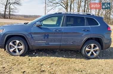 Позашляховик / Кросовер Jeep Cherokee 2019 в 