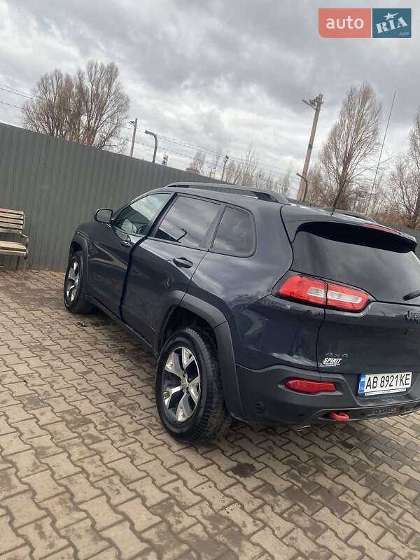 Внедорожник / Кроссовер Jeep Cherokee 2016 в 