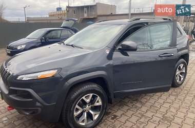 Внедорожник / Кроссовер Jeep Cherokee 2016 в 