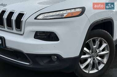Позашляховик / Кросовер Jeep Cherokee 2016 в 