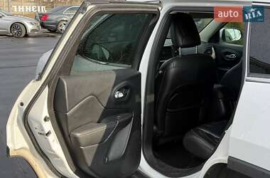 Позашляховик / Кросовер Jeep Cherokee 2016 в 