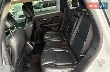 Позашляховик / Кросовер Jeep Cherokee 2016 в 