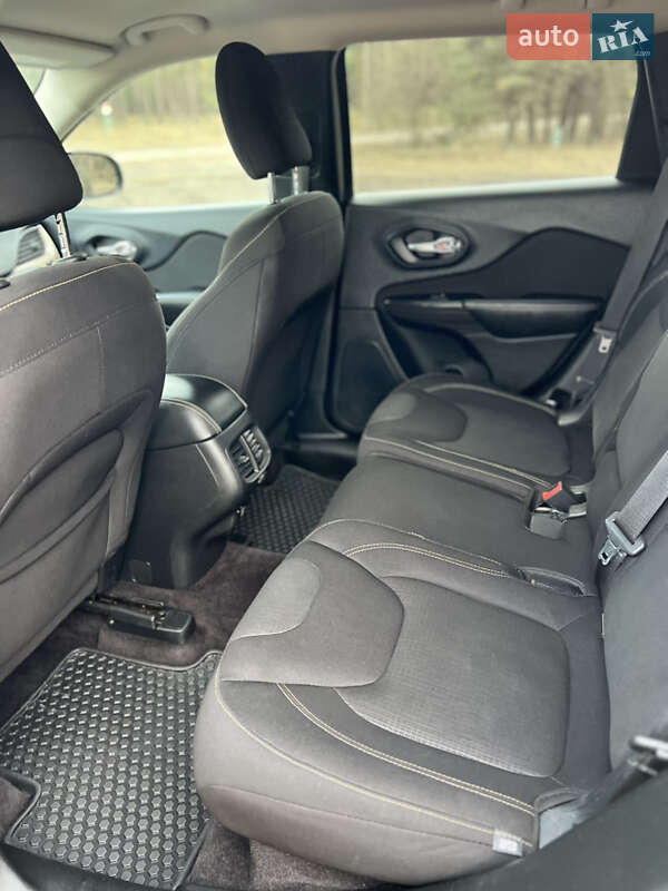 Внедорожник / Кроссовер Jeep Cherokee 2016 в Харькове фото 12 Внедорожник / Кроссовер Jeep Cherokee 2016 в Харькове