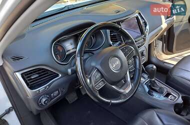 Внедорожник / Кроссовер Jeep Cherokee 2020 в 