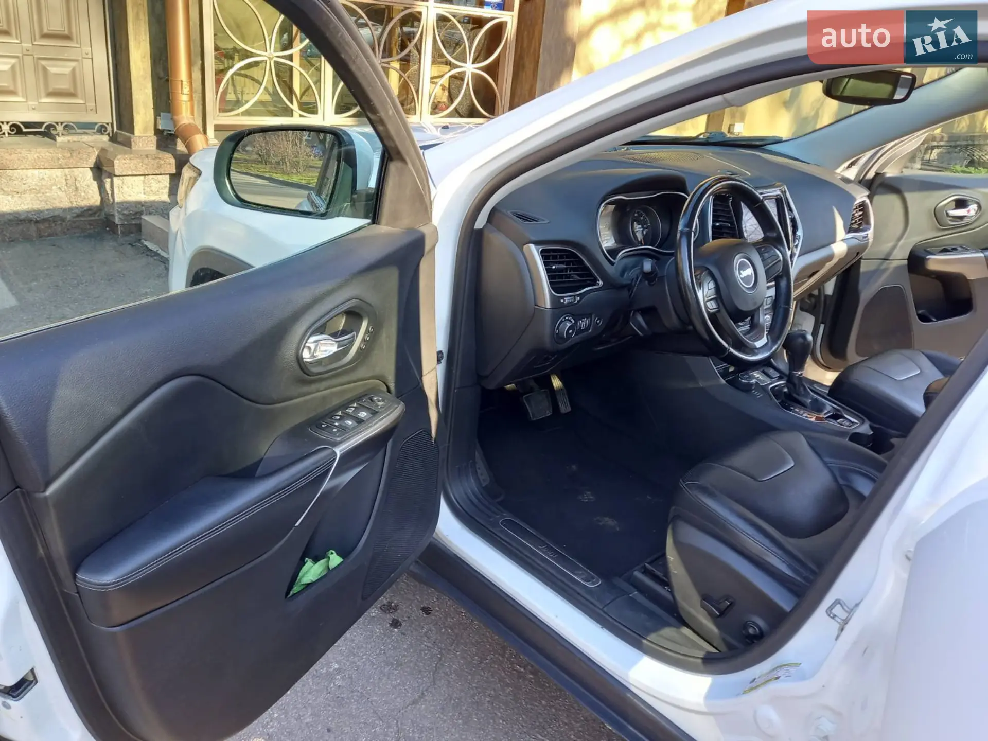 2020 Jeep Cherokee - мініатюра 17