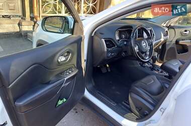 Внедорожник / Кроссовер Jeep Cherokee 2020 в 