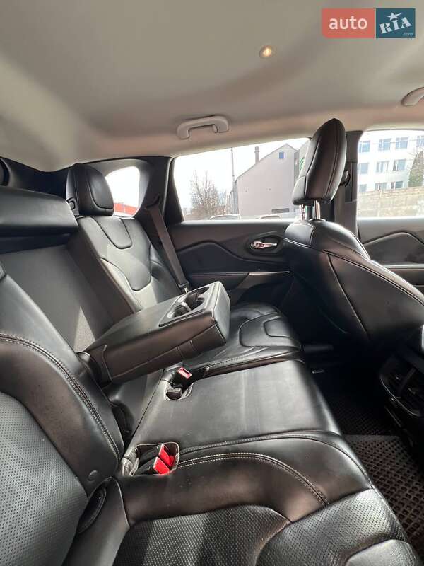 Внедорожник / Кроссовер Jeep Cherokee 2018 в Тернополе