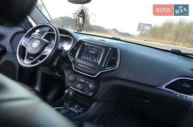Внедорожник / Кроссовер Jeep Cherokee 2018 в 