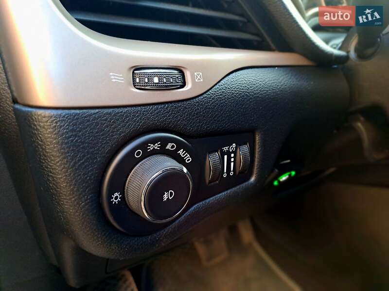 Позашляховик / Кросовер Jeep Cherokee 2016 в Жовкві фото 32 Позашляховик / Кросовер Jeep Cherokee 2016 в Жовкві