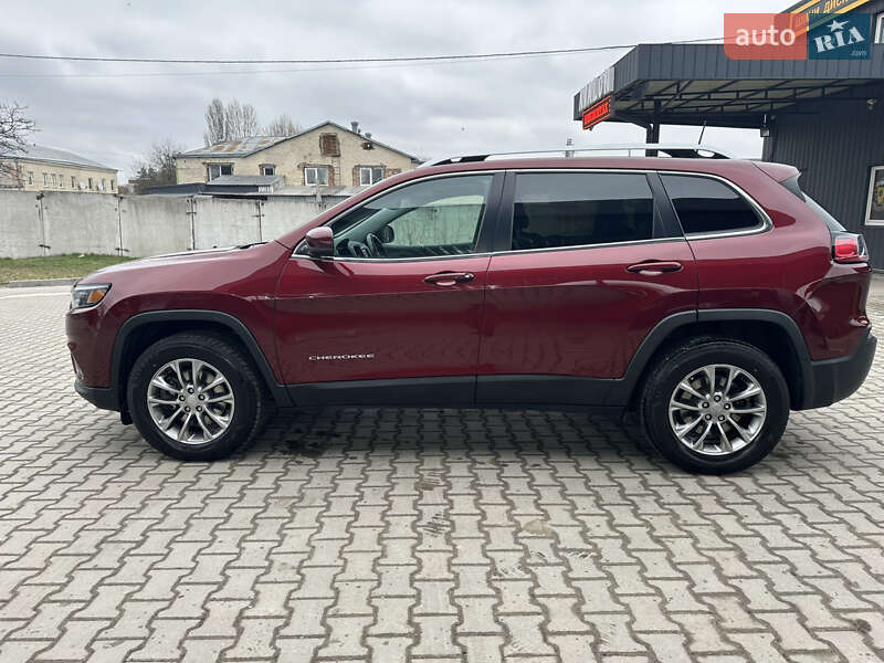 Позашляховик / Кросовер Jeep Cherokee 2018 в 