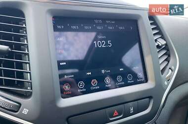 Внедорожник / Кроссовер Jeep Cherokee 2022 в 