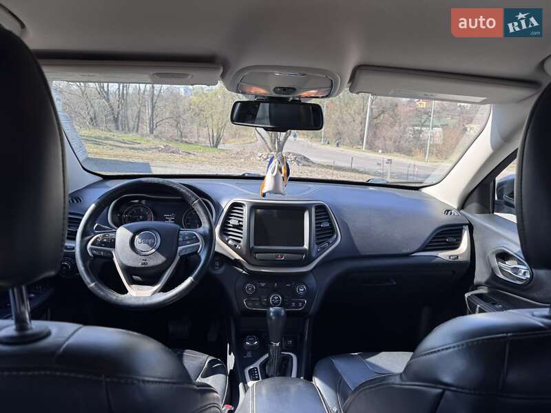 Внедорожник / Кроссовер Jeep Cherokee 2015 в Львове