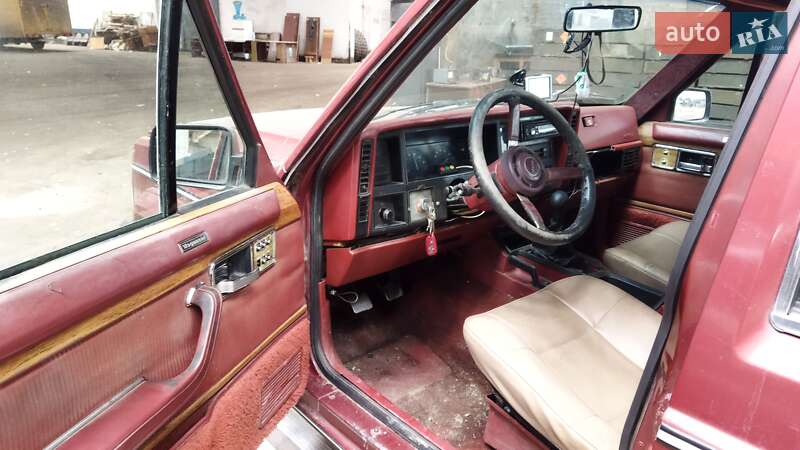 Внедорожник / Кроссовер Jeep Cherokee 1988 в Бережанах