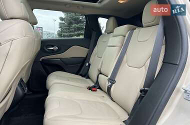 Внедорожник / Кроссовер Jeep Cherokee 2014 в 
