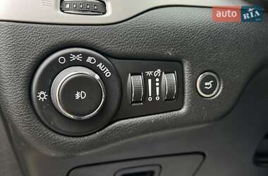Внедорожник / Кроссовер Jeep Cherokee 2014 в 