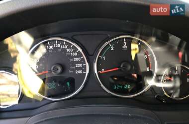 Позашляховик / Кросовер Jeep Cherokee 2011 в 
