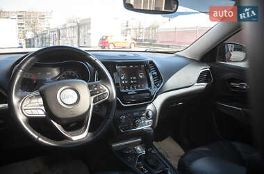 Внедорожник / Кроссовер Jeep Cherokee 2018 в 