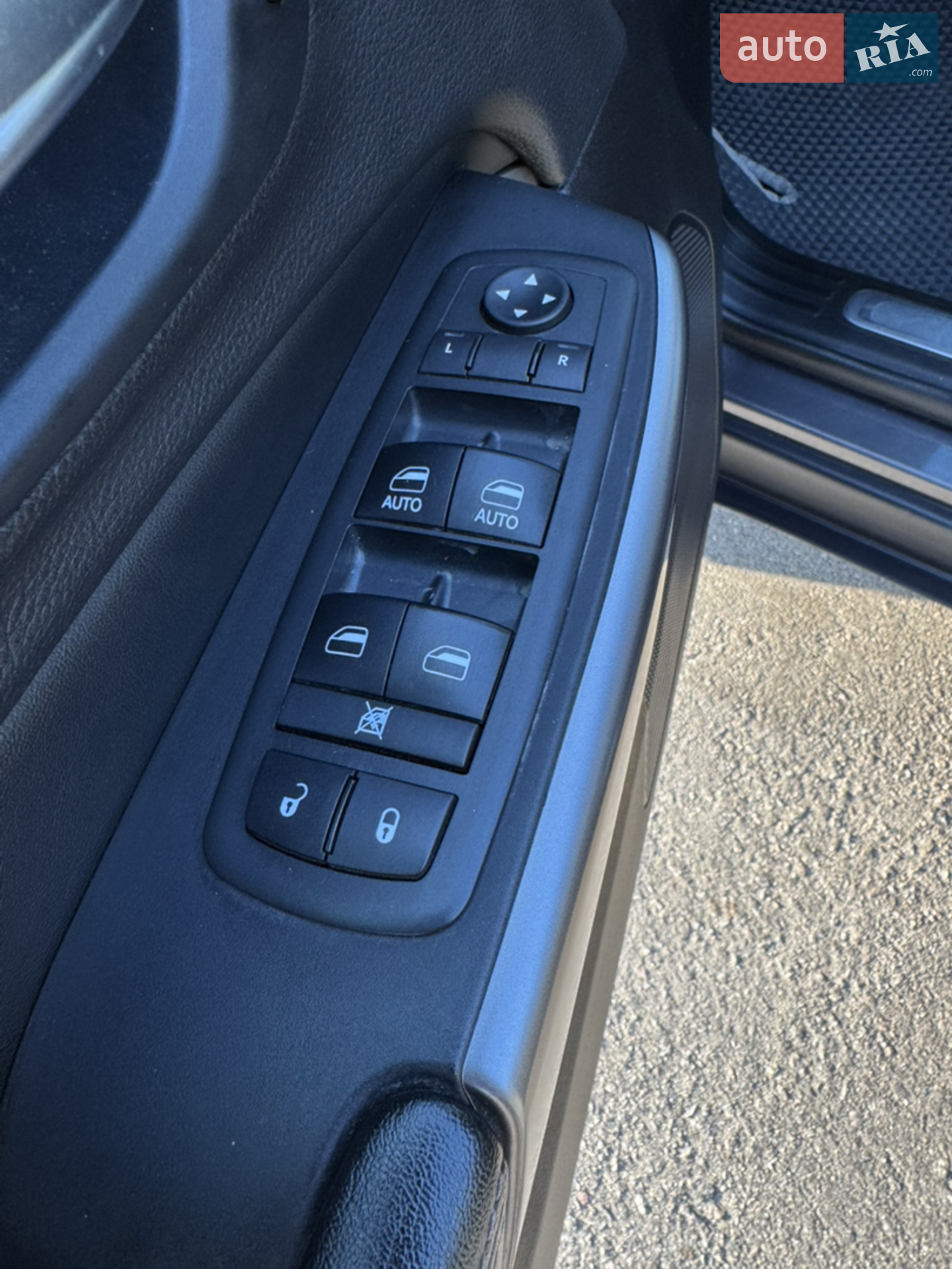 2018 Jeep Cherokee - мініатюра 31