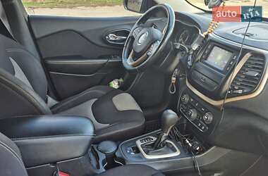Внедорожник / Кроссовер Jeep Cherokee 2013 в 