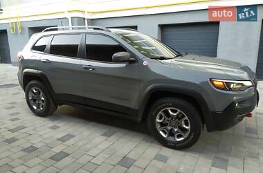 Внедорожник / Кроссовер Jeep Cherokee 2019 в 