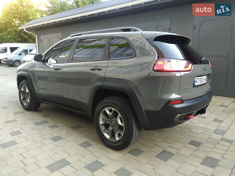 Внедорожник / Кроссовер Jeep Cherokee 2019 в Ивано-Франковске
