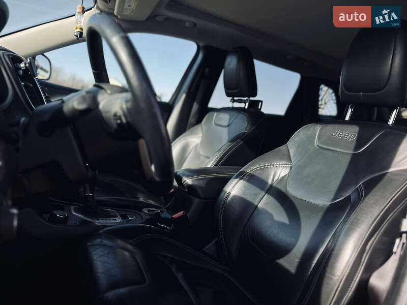 Позашляховик / Кросовер Jeep Cherokee 2015 в Рівному фото 13 Позашляховик / Кросовер Jeep Cherokee 2015 в Рівному