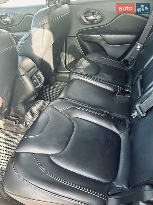 Позашляховик / Кросовер Jeep Cherokee 2015 в Рівному фото 18 Позашляховик / Кросовер Jeep Cherokee 2015 в Рівному