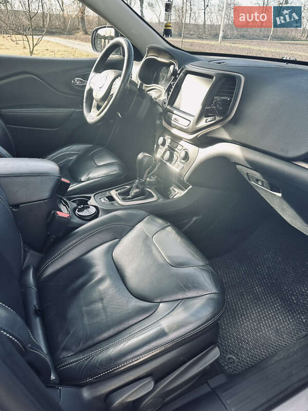 Позашляховик / Кросовер Jeep Cherokee 2015 в Рівному фото 14 Позашляховик / Кросовер Jeep Cherokee 2015 в Рівному