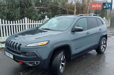 Внедорожник / Кроссовер Jeep Cherokee 2015 в 