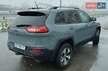 Внедорожник / Кроссовер Jeep Cherokee 2015 в 