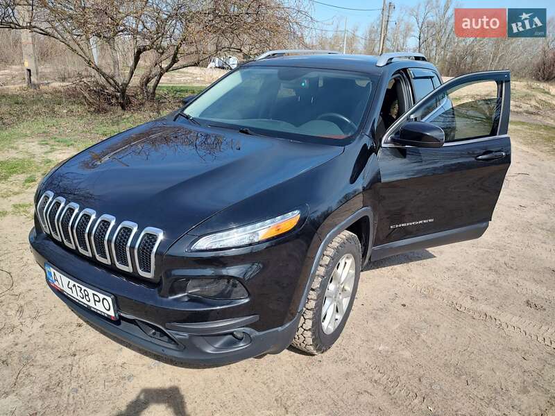 Позашляховик / Кросовер Jeep Cherokee 2016 в 